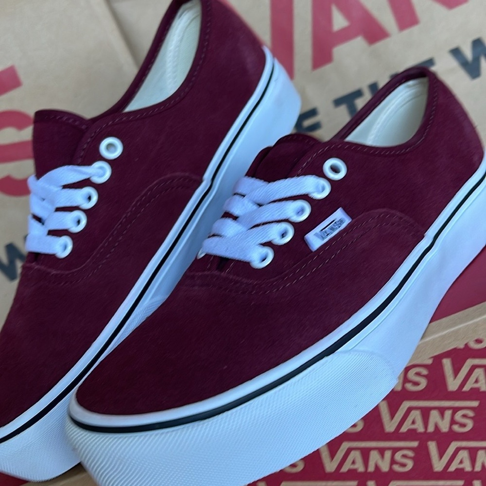 Vans WMNS Authentic Platfor
(Suede) Port Royale/True
VN0ARAVRJNR Platforms - Picture 8 of 16